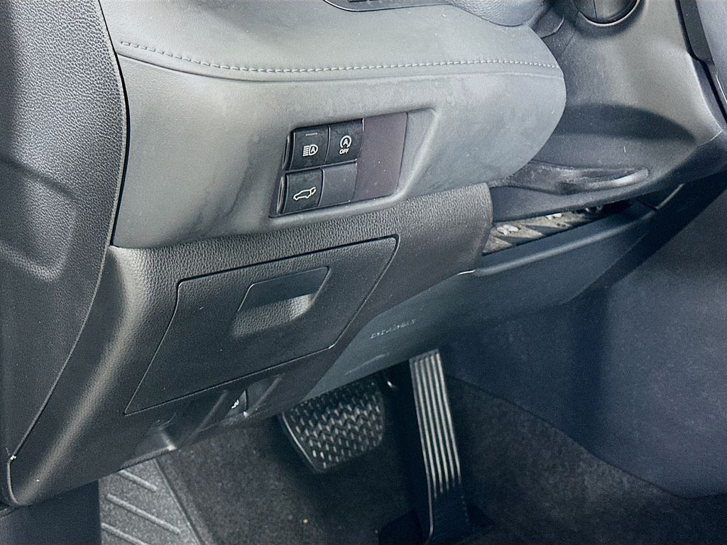 Thumbnail: 2023 Toyota Highlander - 10