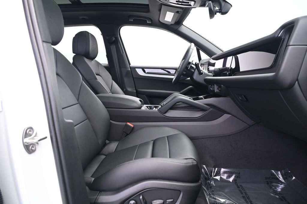 Thumbnail: 2025 Porsche Cayenne - 23