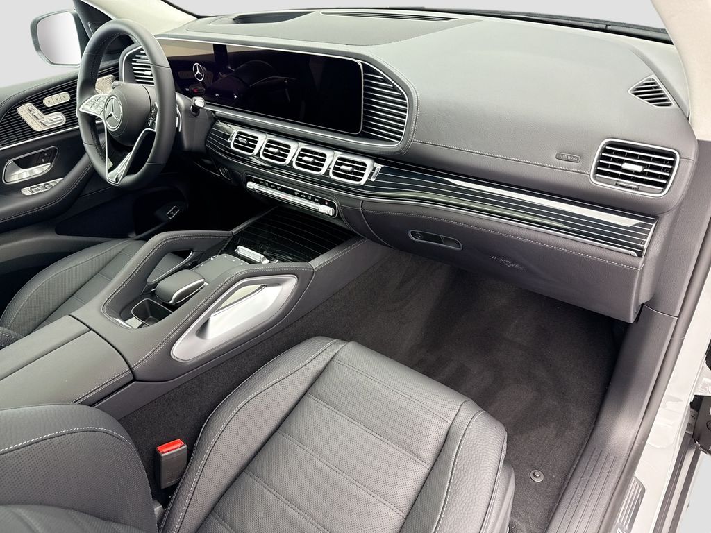 Thumbnail: 2026 Mercedes-Benz GLE - 16