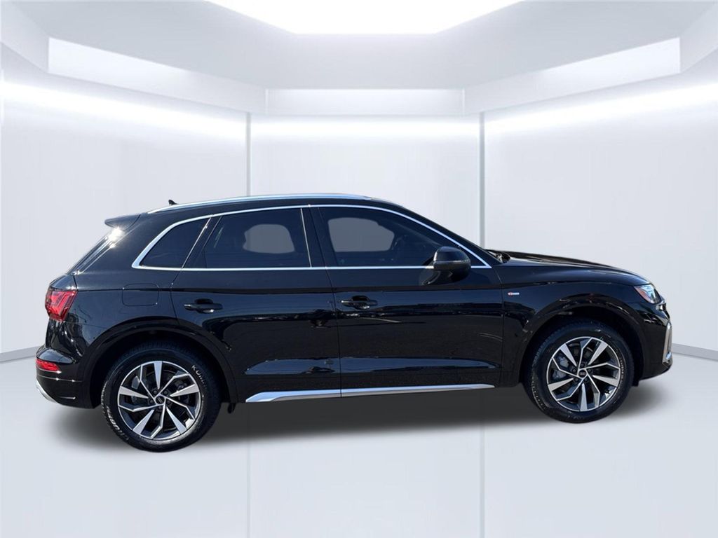Thumbnail: 2023 Audi Q5 - 12