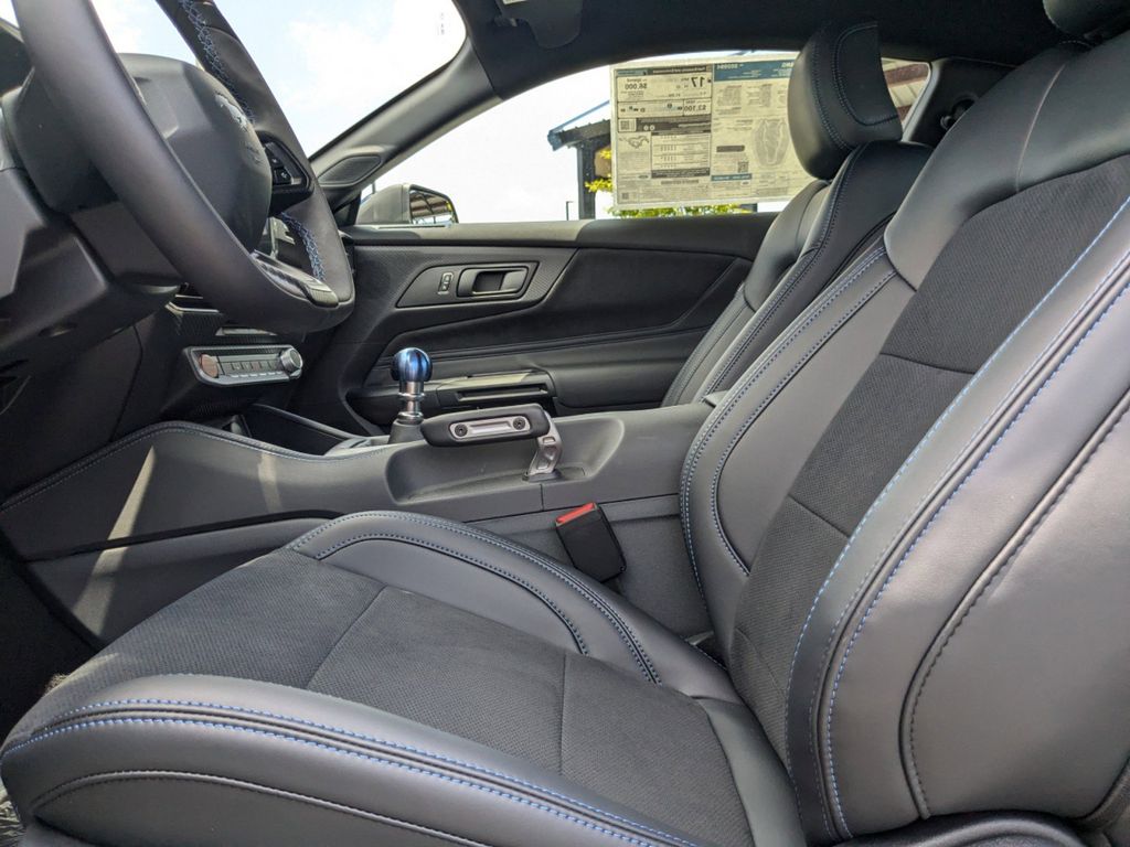 2025 Ford Mustang Dark Horse Fastback