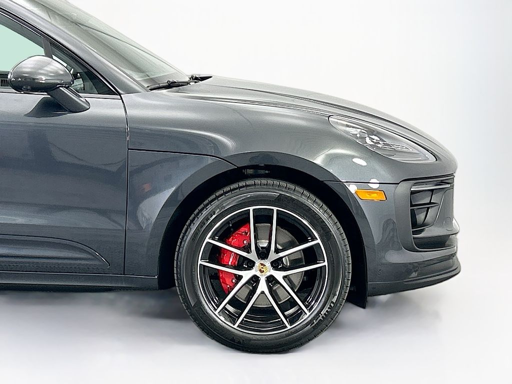 Thumbnail: 2026 Porsche Macan - 11