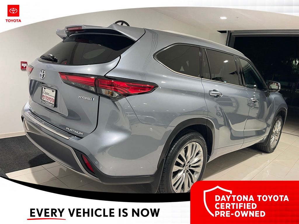Used 2023 Toyota Highlander Hybrid SUV