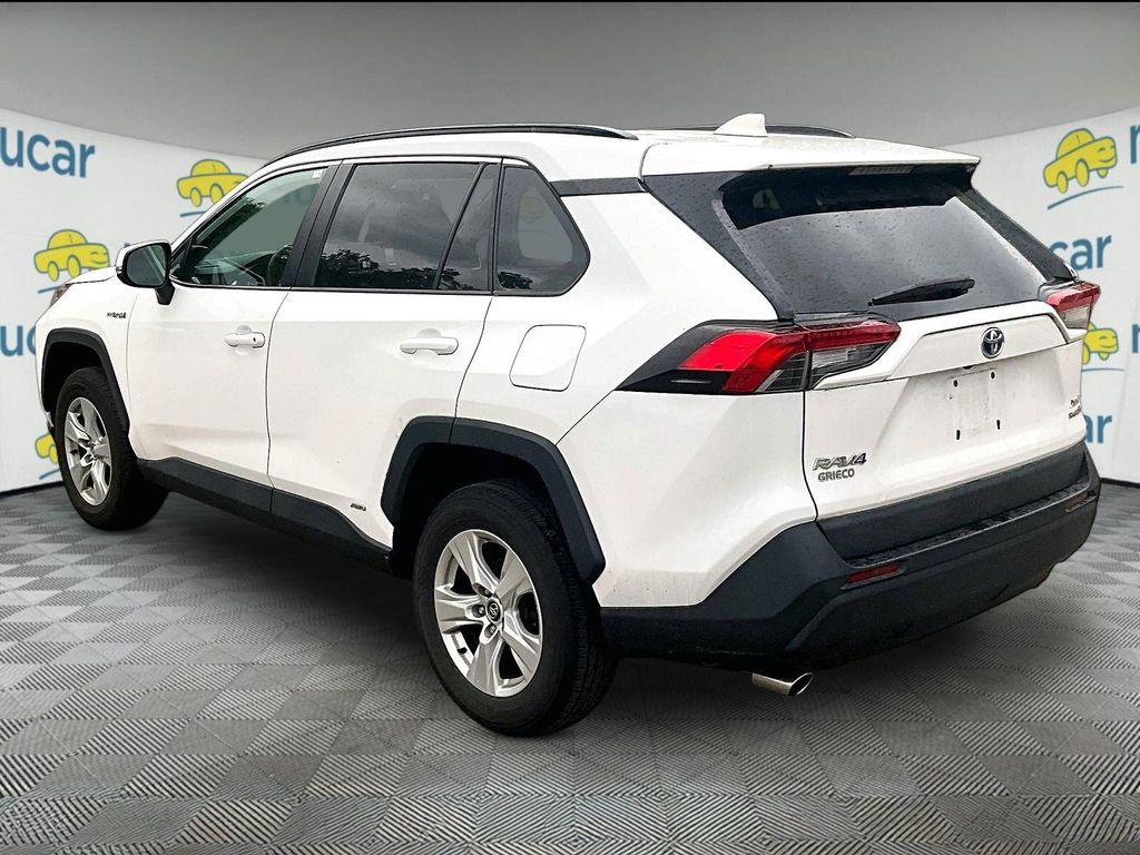2021 Toyota RAV4 Hybrid — photo 5