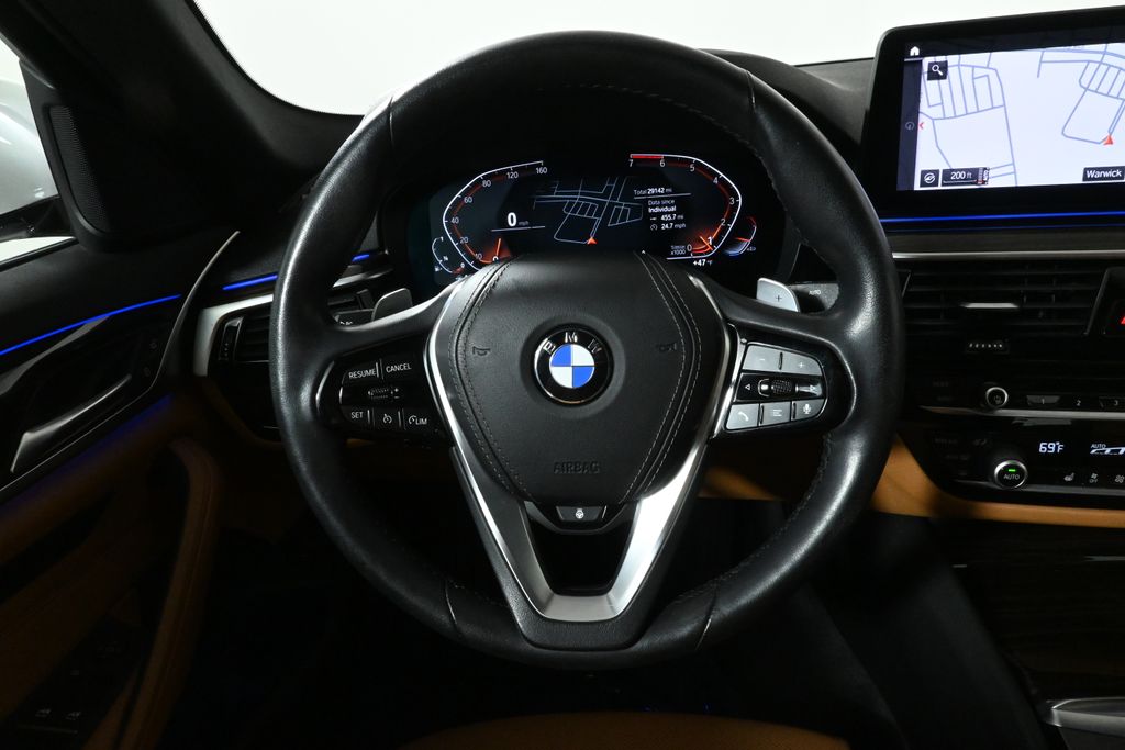 Thumbnail: 2022 BMW 5 Series - 17