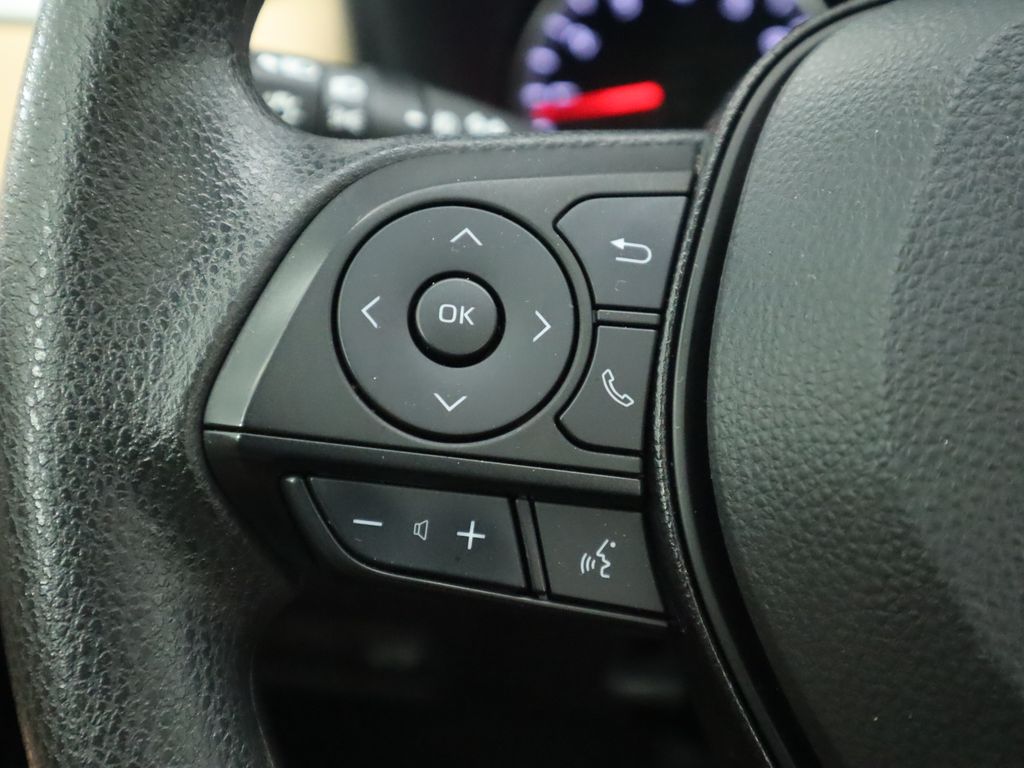 Thumbnail: 2021 Toyota RAV4 - 11