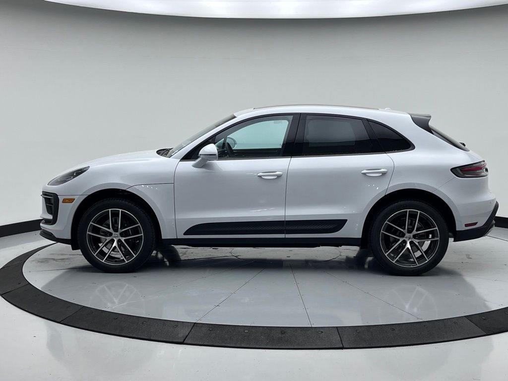 2025 Porsche Macan  2