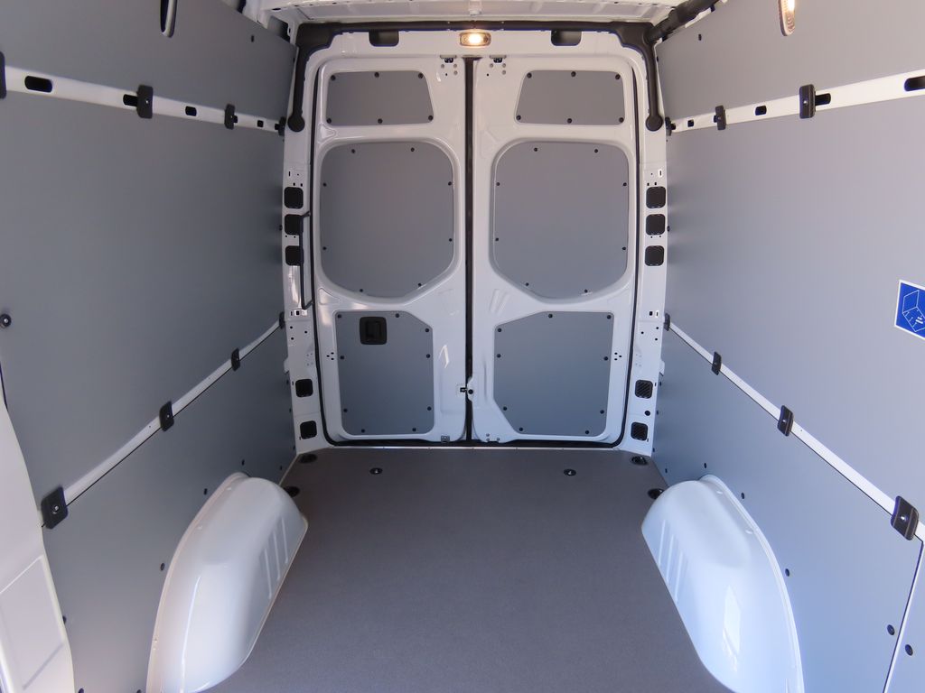 Thumbnail: 2025 Mercedes-Benz Sprinter - 27