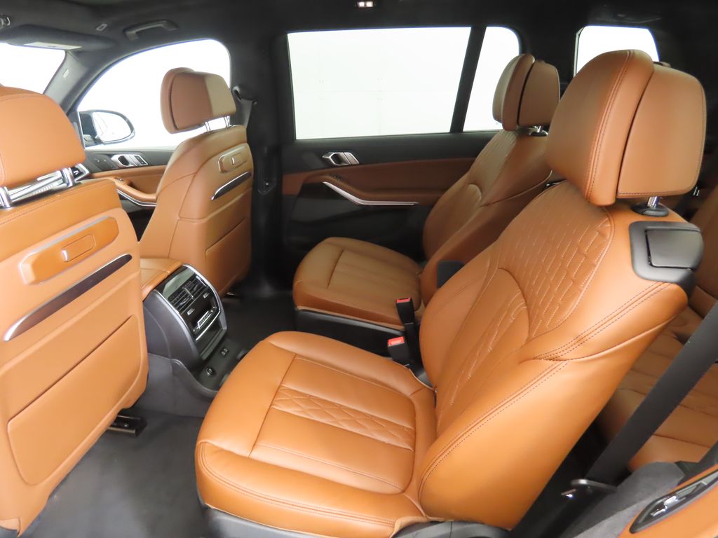 Thumbnail: 2026 BMW X7 - 22