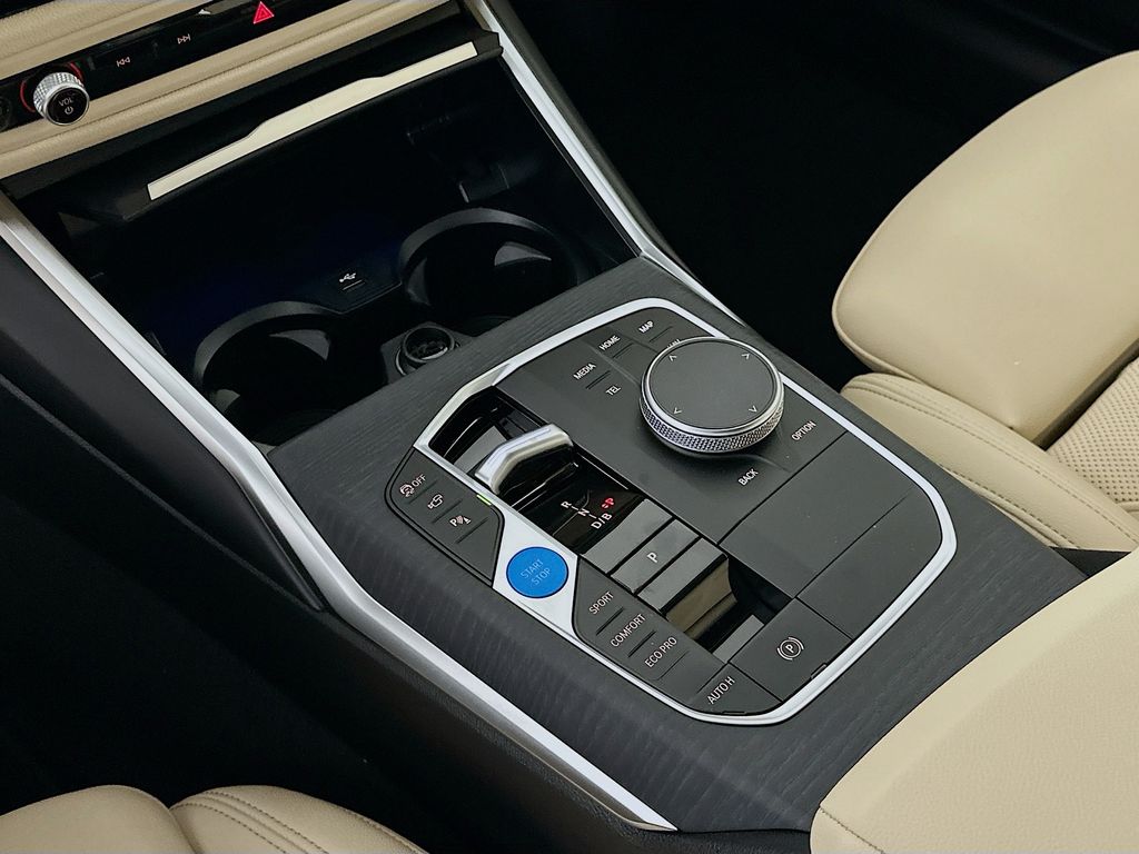 Thumbnail: 2026 BMW i4 - 15