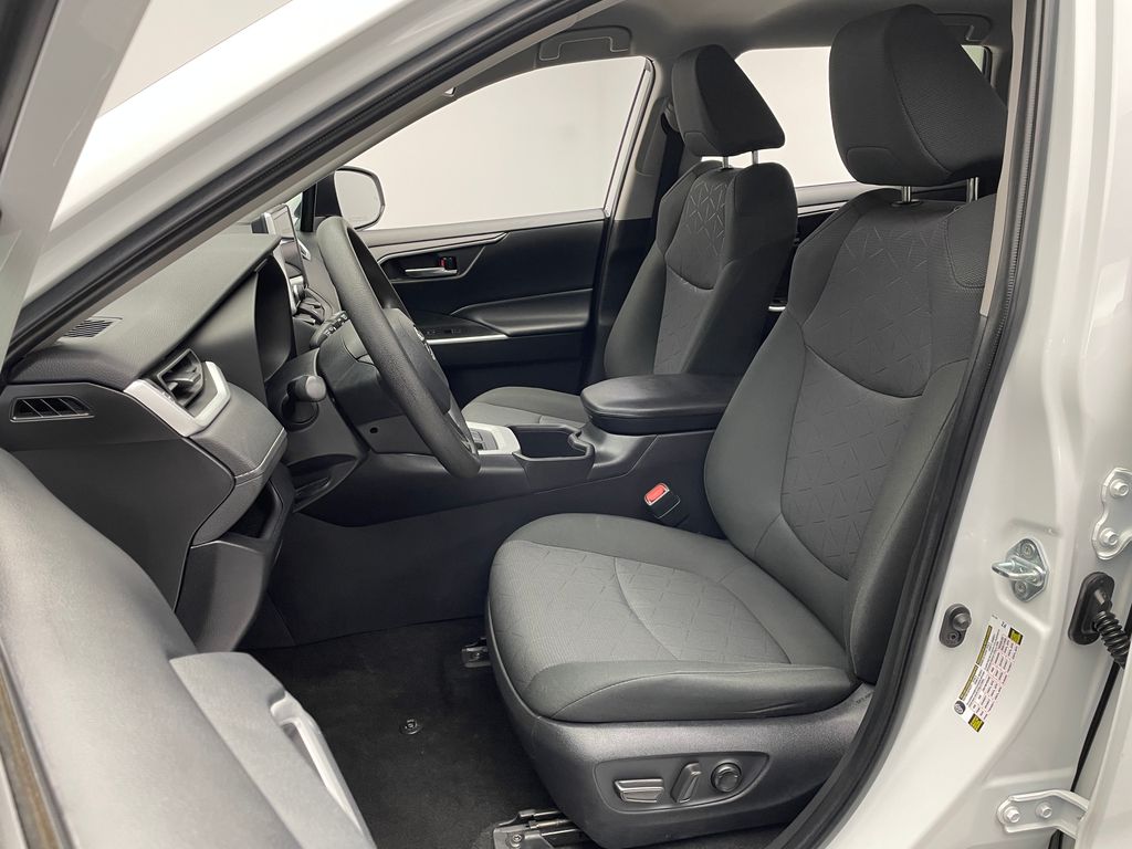 2023 Toyota RAV4 XLE 13