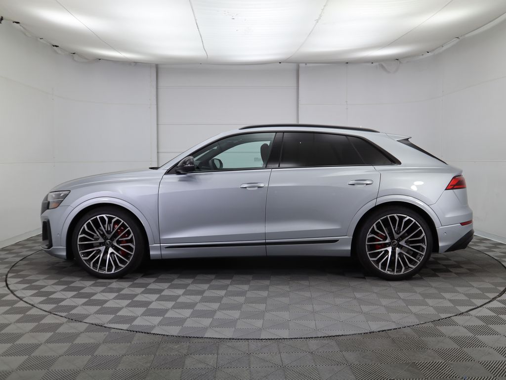 2024 Audi SQ8  8