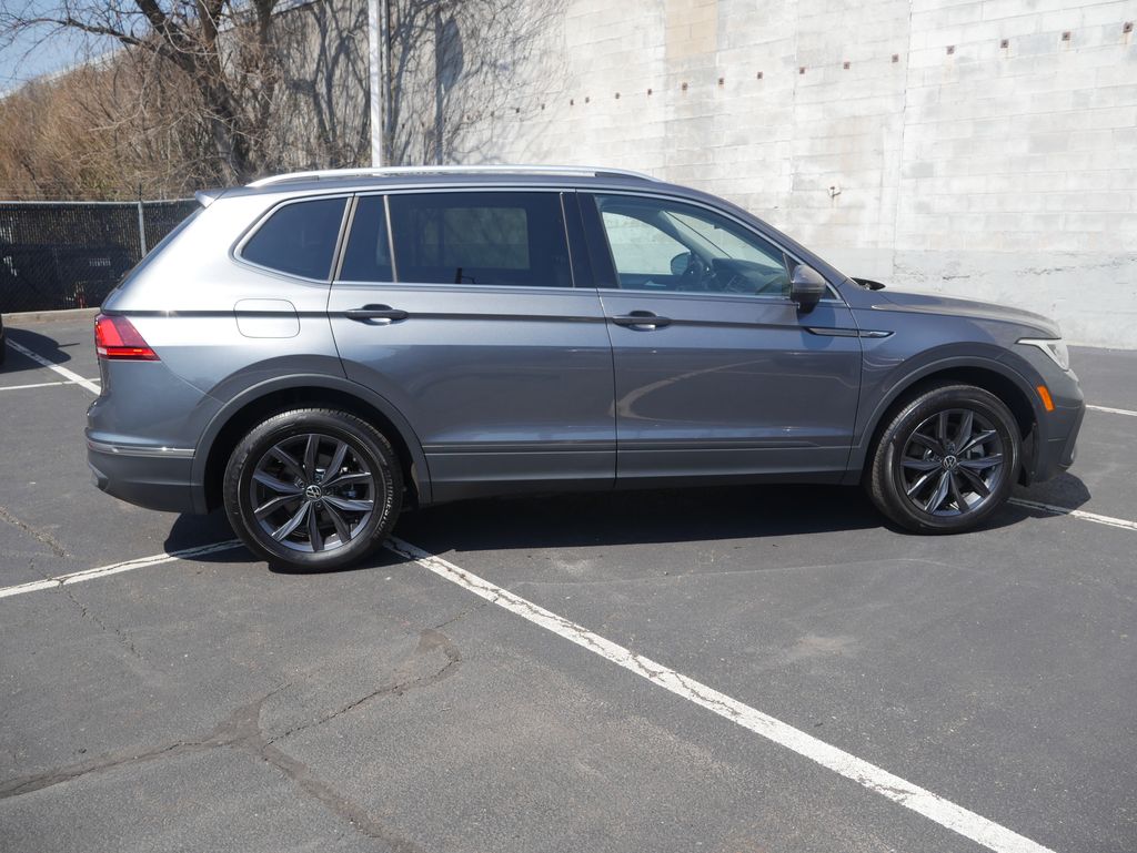 Thumbnail: 2023 Volkswagen Tiguan - 6