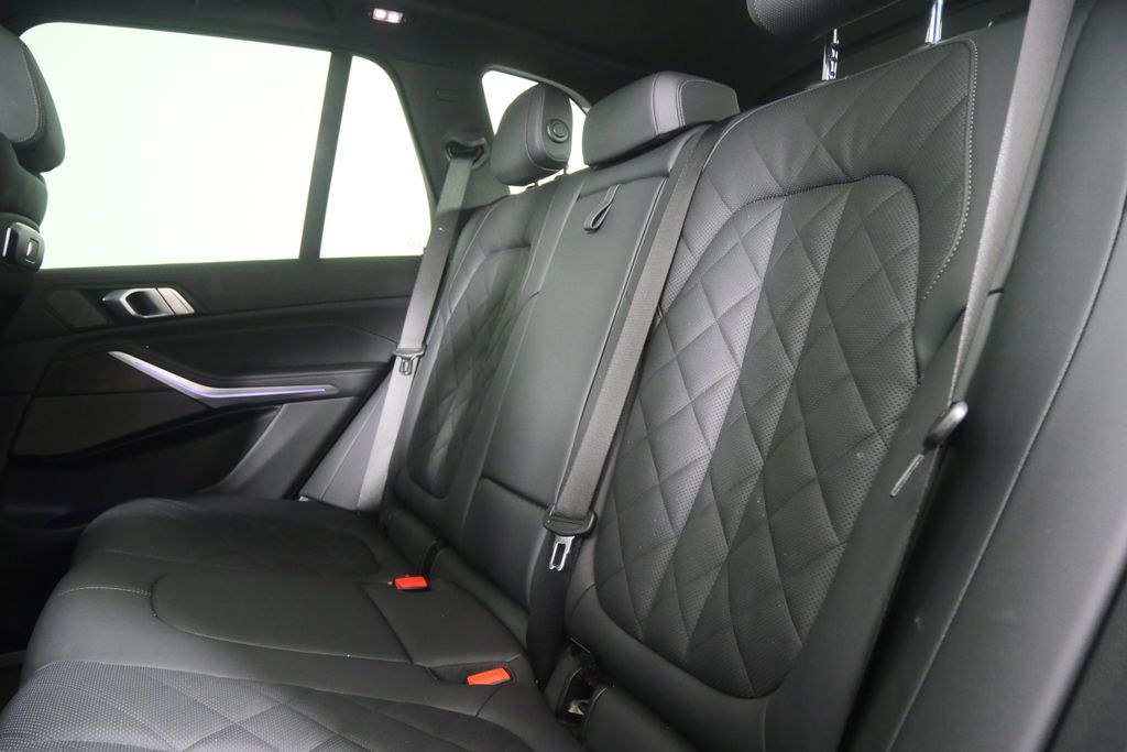 Thumbnail: 2026 BMW X5 - 14