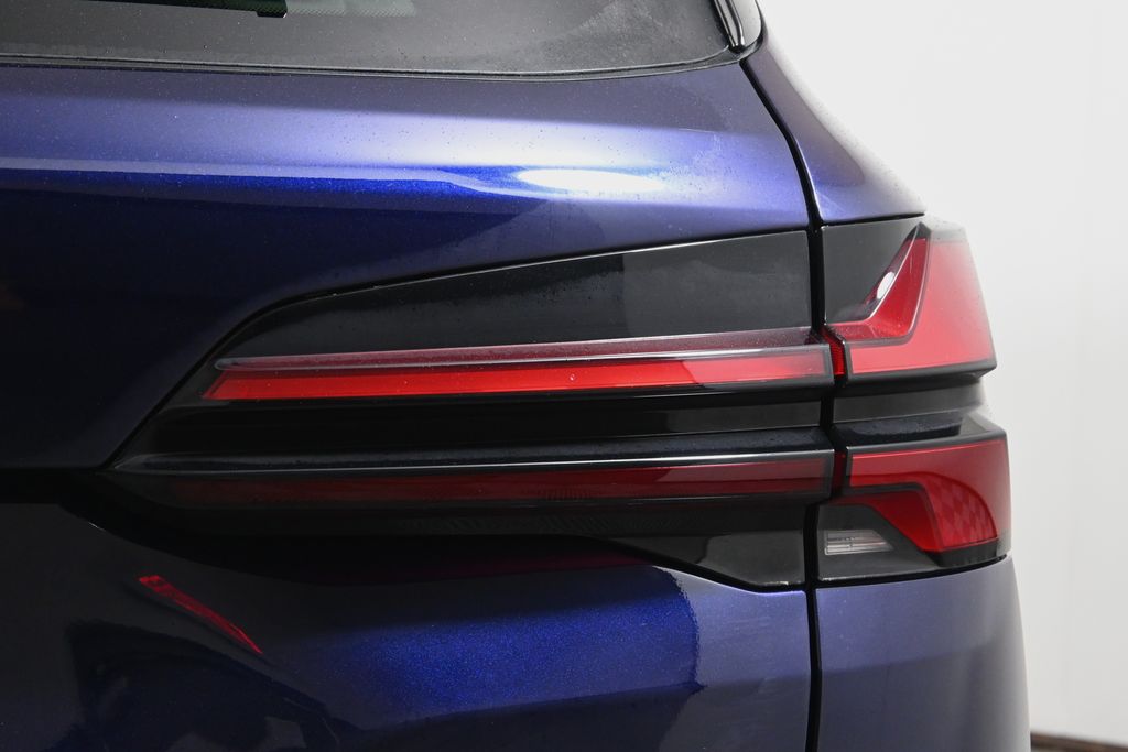 Thumbnail: 2026 BMW X5 - 13