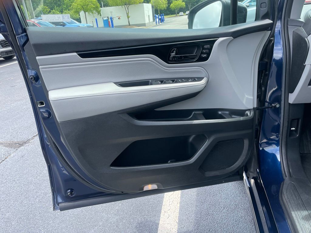 Thumbnail: 2023 Honda Odyssey - 23