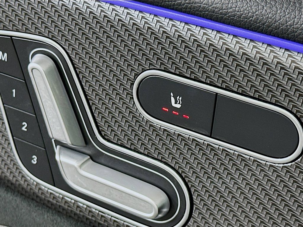 Thumbnail: 2021 Mercedes-Benz GLB - 20