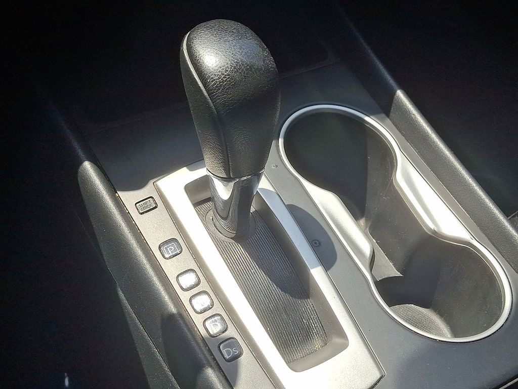2017 Nissan Altima SR 14