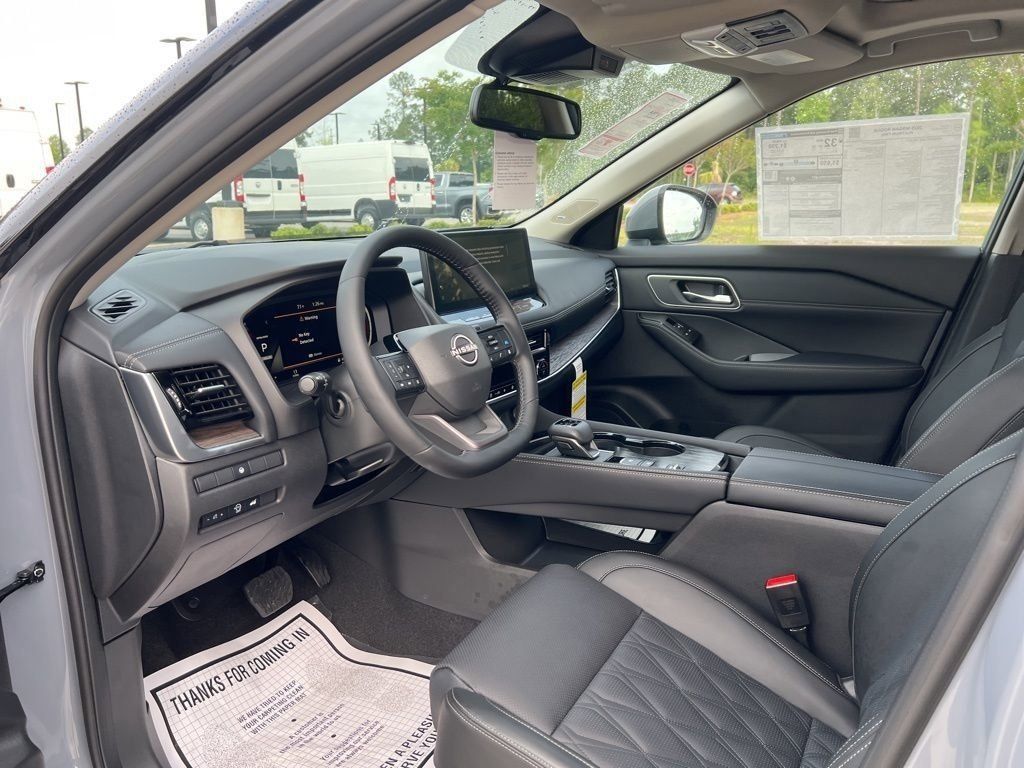 2025 Boulder Gray Pearl Nissan Rogue Platinum FWD SUV