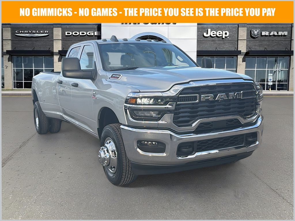 2026 RAM 3500 Tradesman Crew Cab LB DRW 4WD