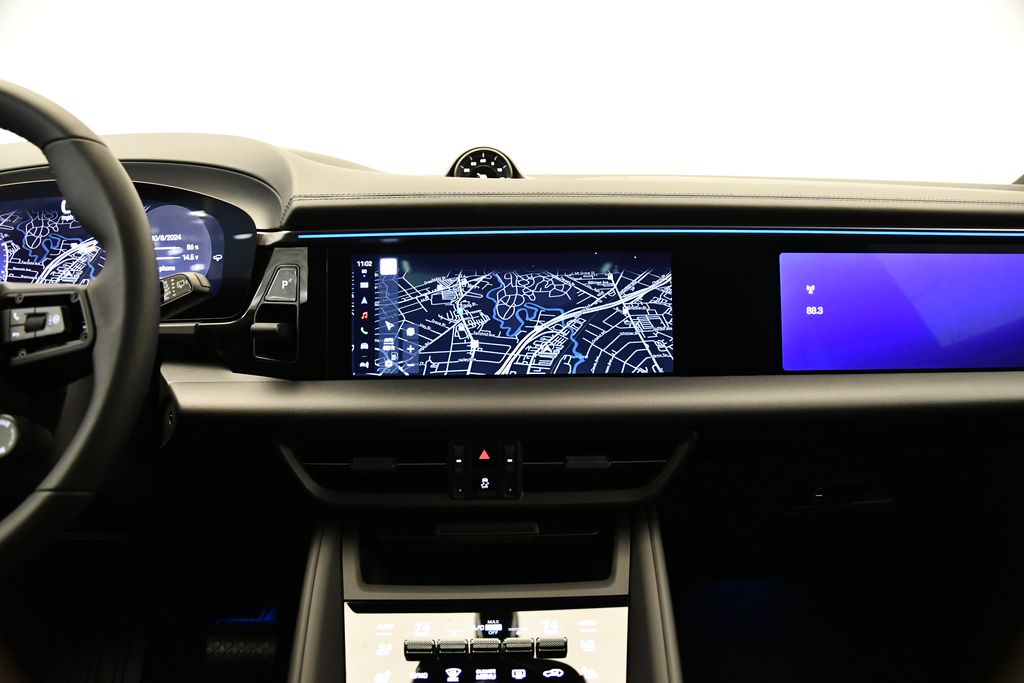 2024 Porsche Macan T 28