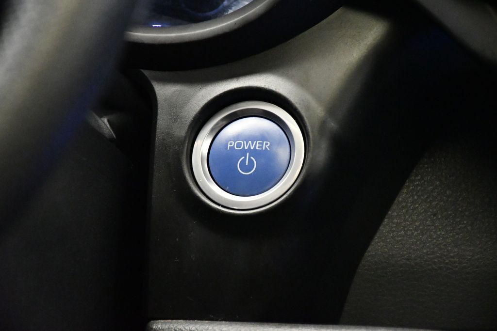2023 Toyota Sienna XSE 23
