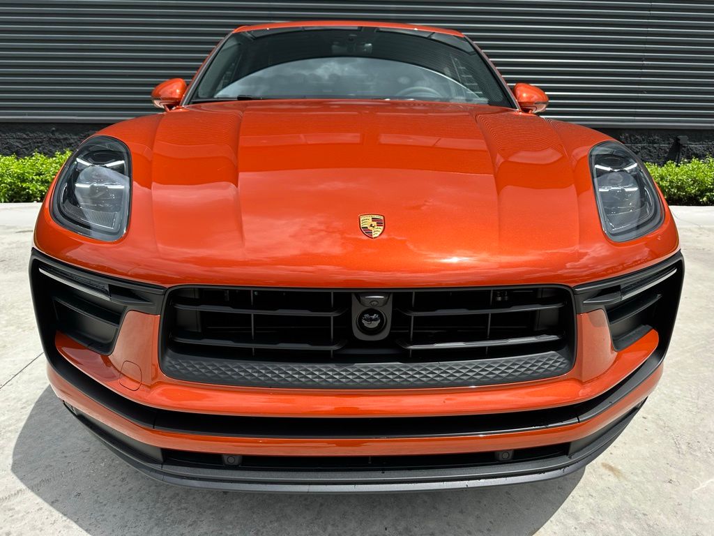 Thumbnail: 2025 Porsche Macan - 7