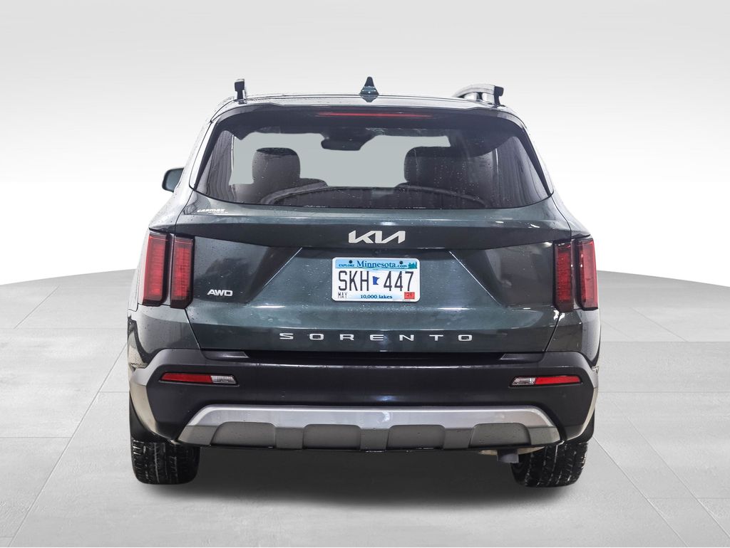 Thumbnail: 2022 Kia Sorento - 4