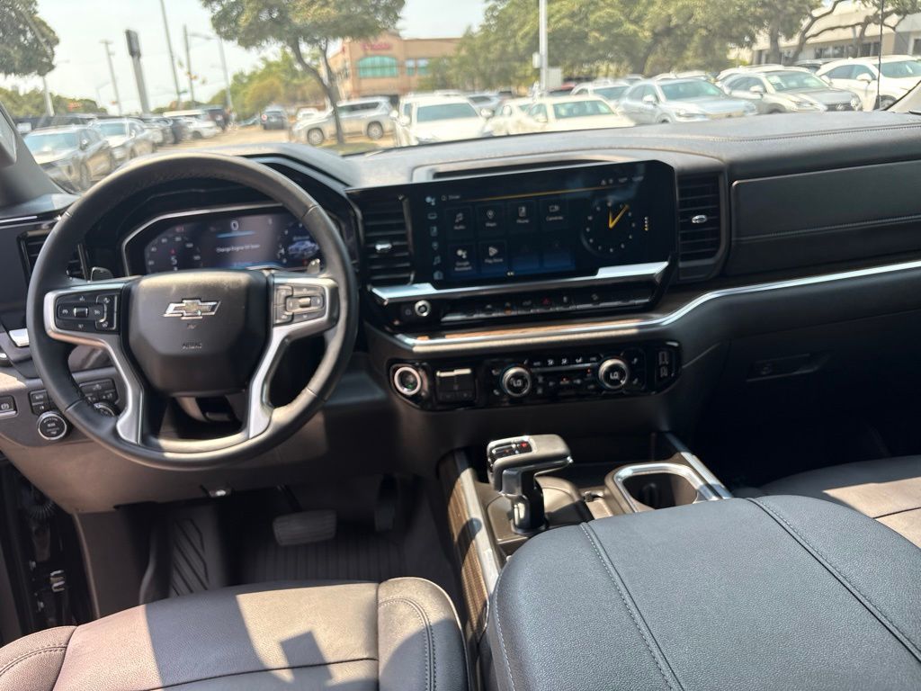 Thumbnail: 2024 Chevrolet Silverado 1500 - 17