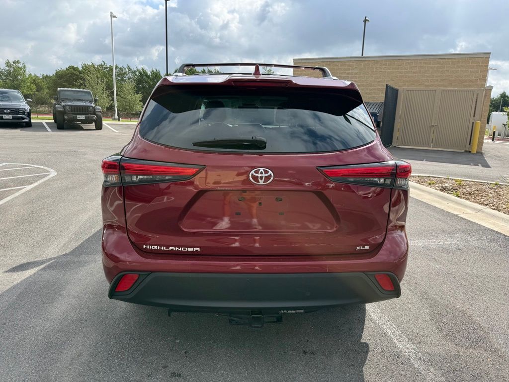 Thumbnail: 2023 Toyota Highlander - 5