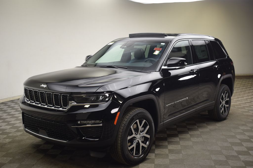 new 2025 Jeep Grand Cherokee car, priced at $43,897