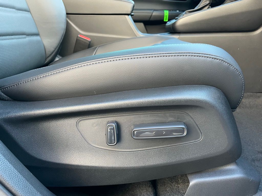2025 Honda CR-V EX-L 30