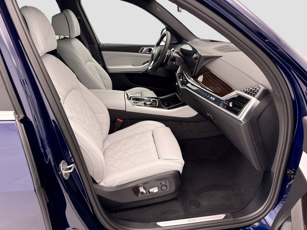 Thumbnail: 2026 BMW X5 - 19