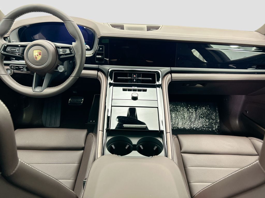 Thumbnail: 2026 Porsche Panamera - 16