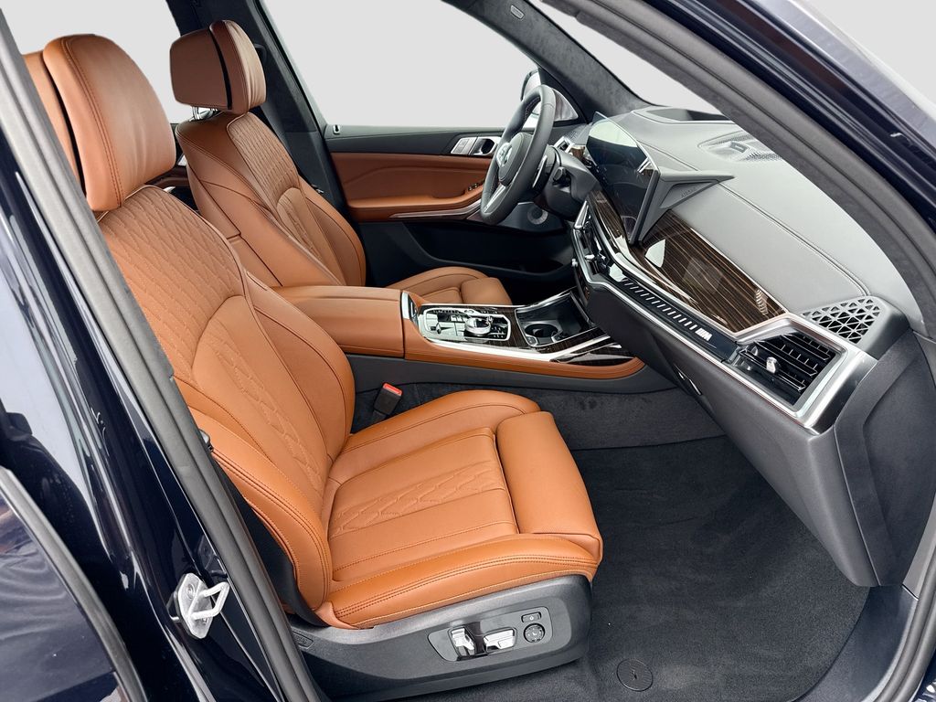 Thumbnail: 2027 BMW X7 - 19