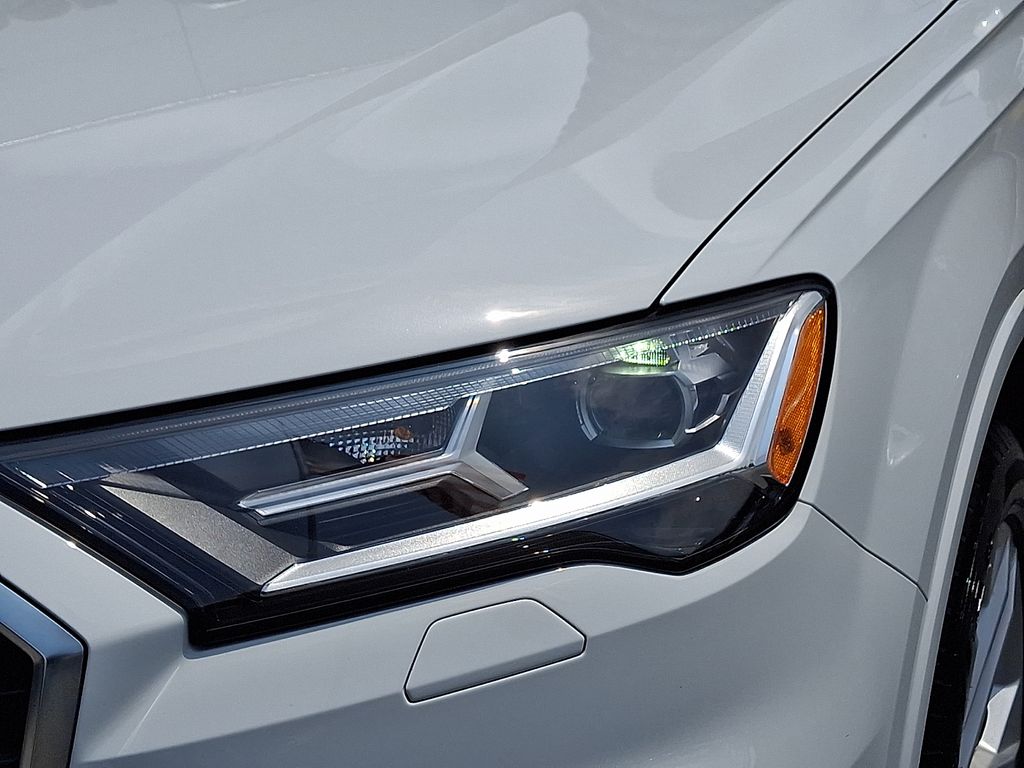Thumbnail: 2023 Audi Q7 - 9