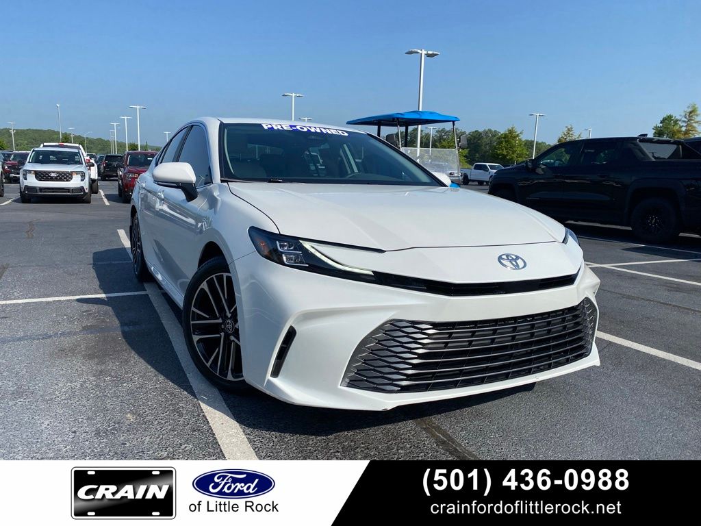 White (Wind Chill Pearl) 2026 Toyota Camry Sedan Front-Wheel Drive Continuously Variable Transmission
