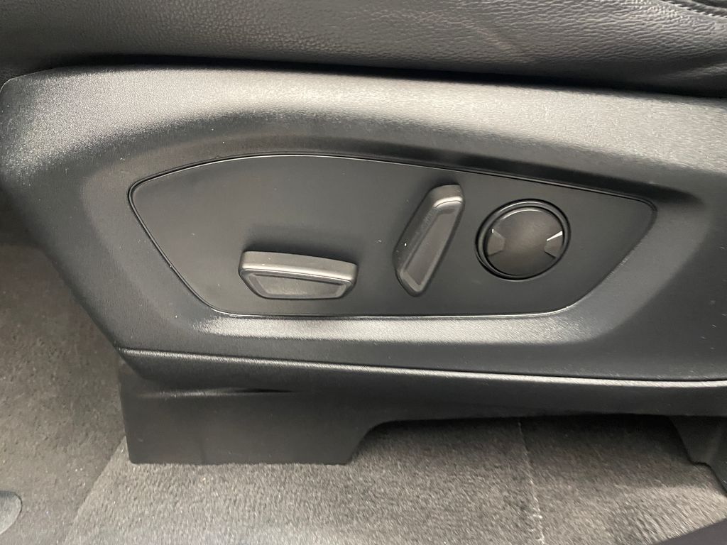 Thumbnail: 2022 Ford Explorer - 15