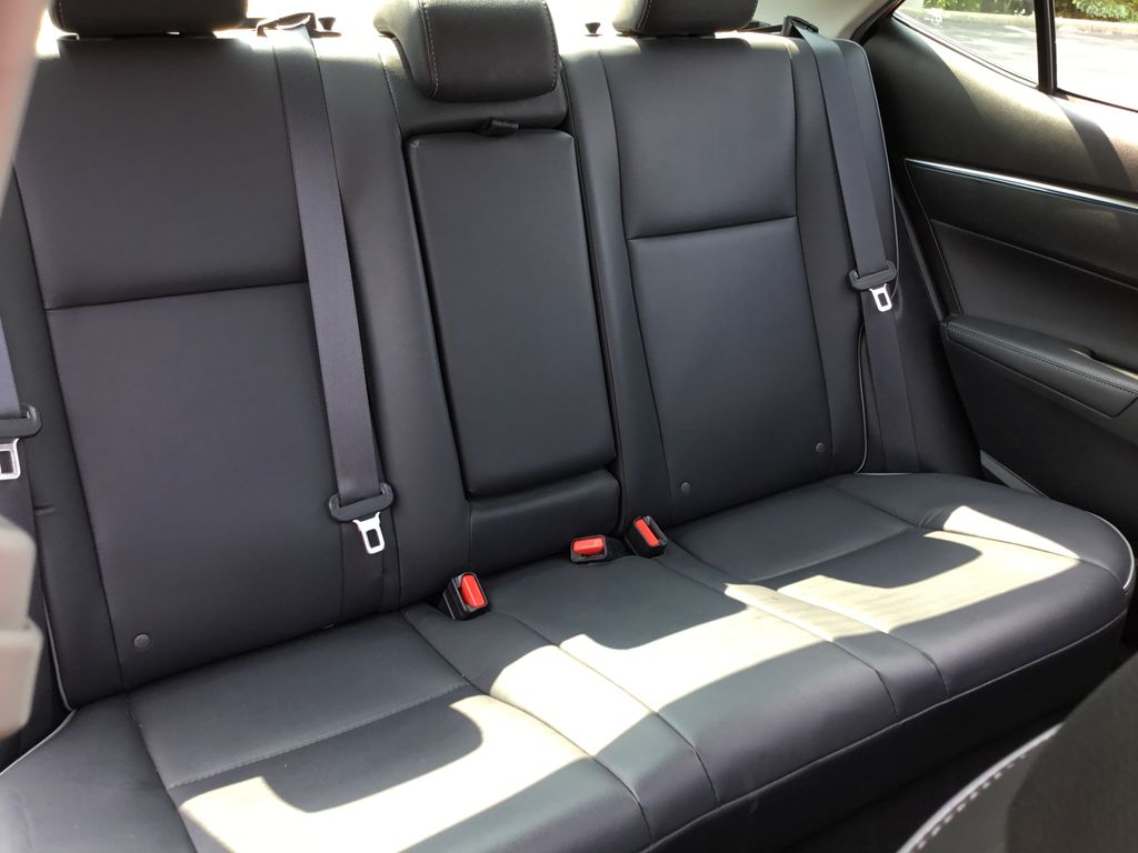 2016 Toyota Corolla LE Premium 8