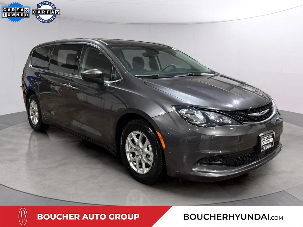 2023 Chrysler Voyager LX