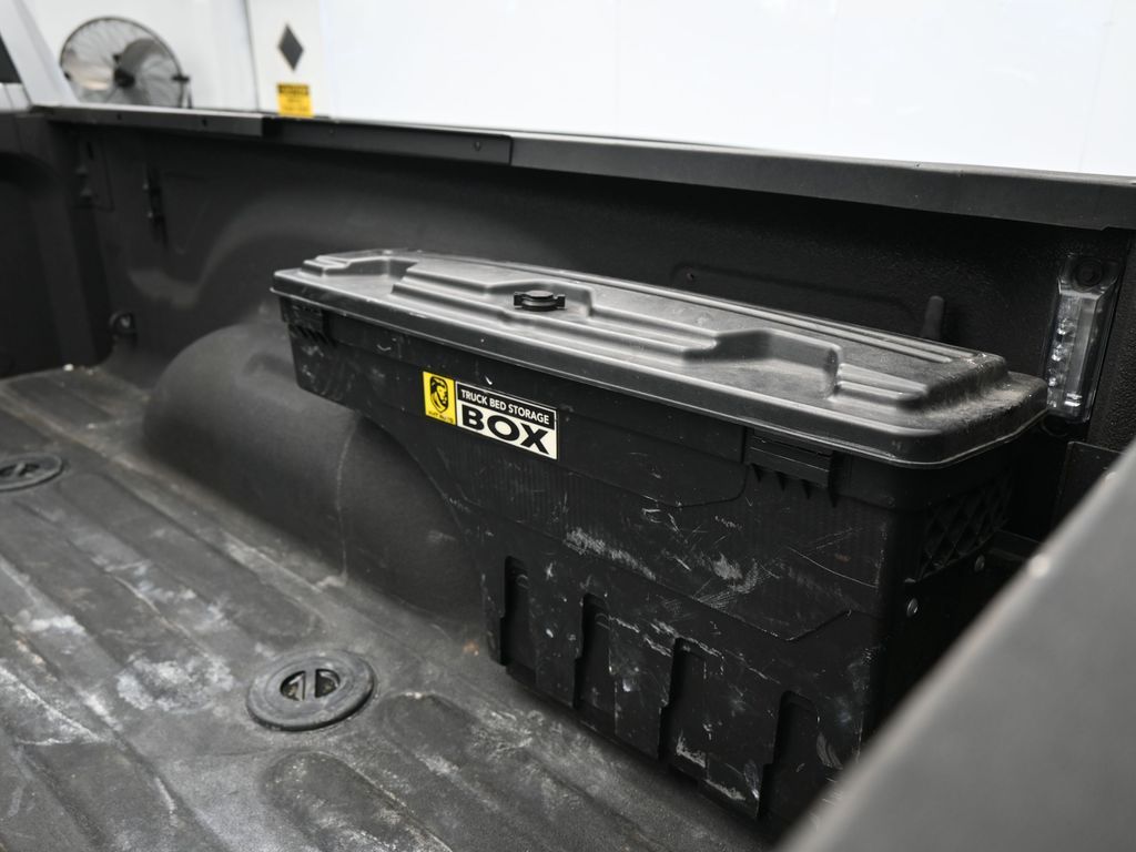 Used 2024 Billet Silver Metallic Clearcoat Ram Limited image 36