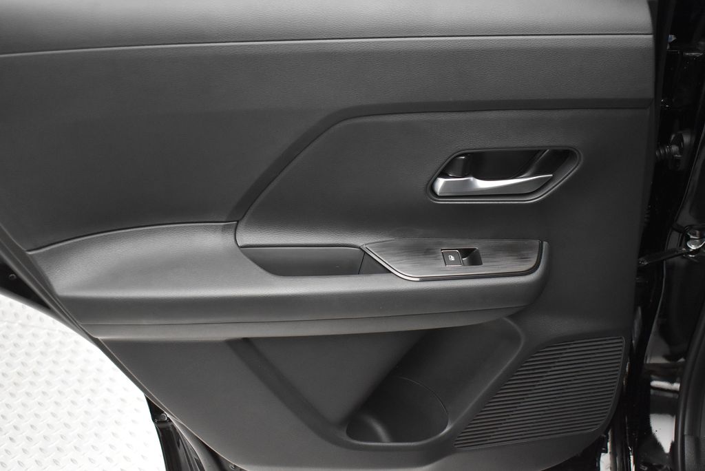 Thumbnail: 2026 Nissan Kicks - 31