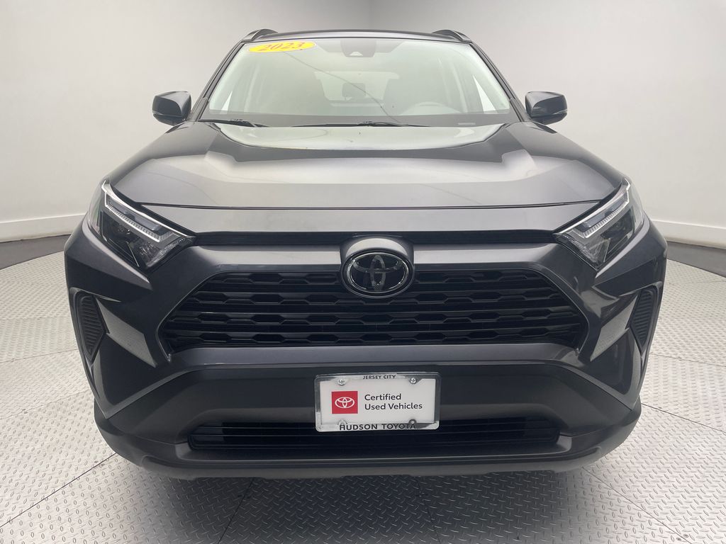 2023 Toyota RAV4 XLE 2