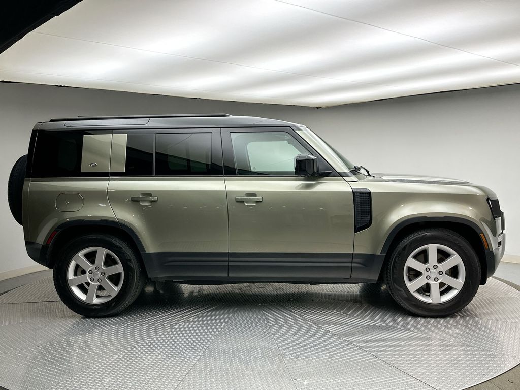 Thumbnail: 2021 Land Rover Defender - 4