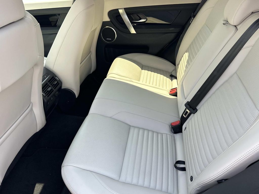 Thumbnail: 2025 Land Rover Discovery Sport - 14