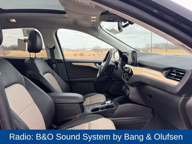 2022 Ford Escape Titanium