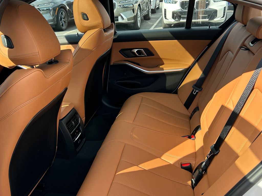 Thumbnail: 2025 BMW 3 Series - 30