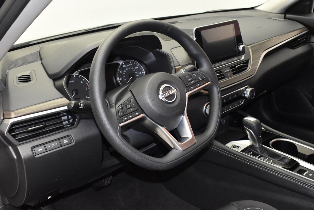 Thumbnail: 2023 Nissan Altima - 17