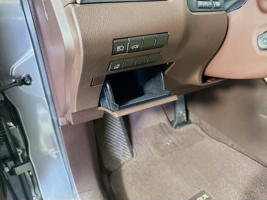 Thumbnail: 2018 Lexus RX - 10