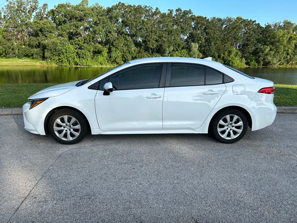 2021 Toyota Corolla LE 2
